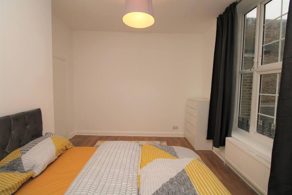Ideal 2 Bed Flat Close To City Appartement Londen Buitenkant foto