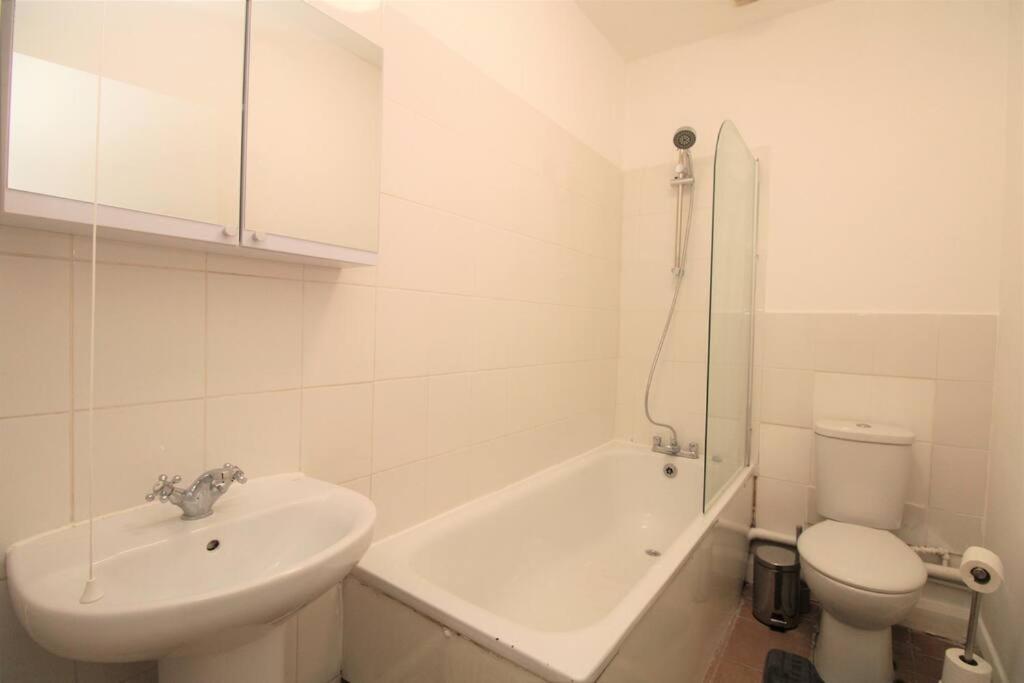 Ideal 2 Bed Flat Close To City Appartement Londen Buitenkant foto