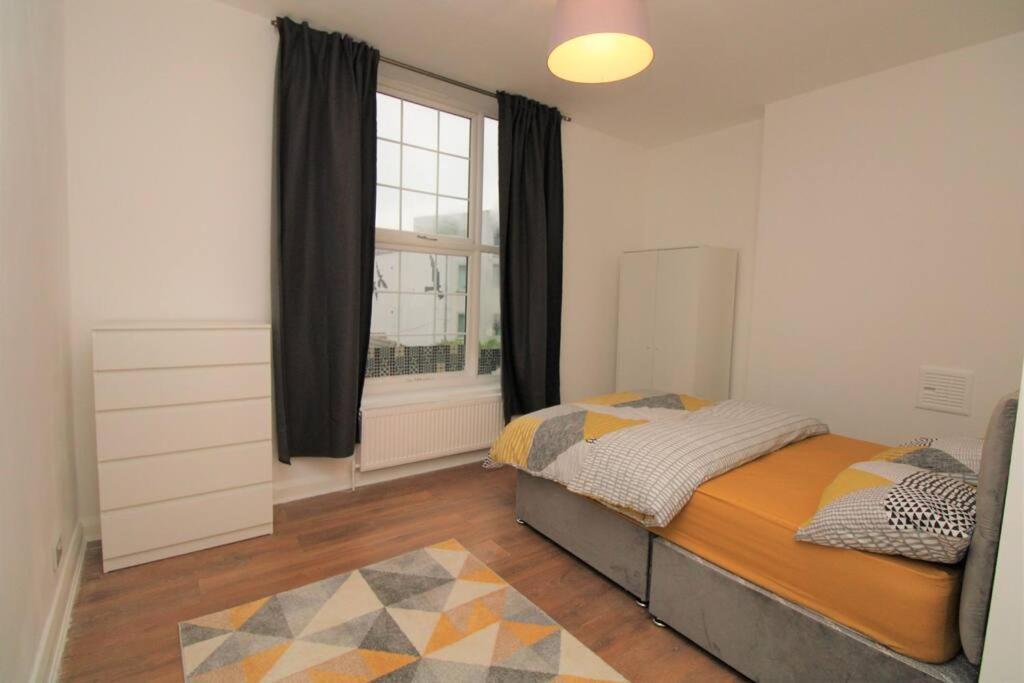 Ideal 2 Bed Flat Close To City Appartement Londen Buitenkant foto